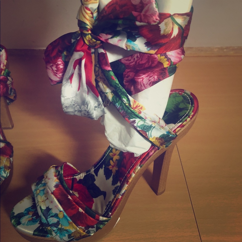 D&G FLORAL SANDALS